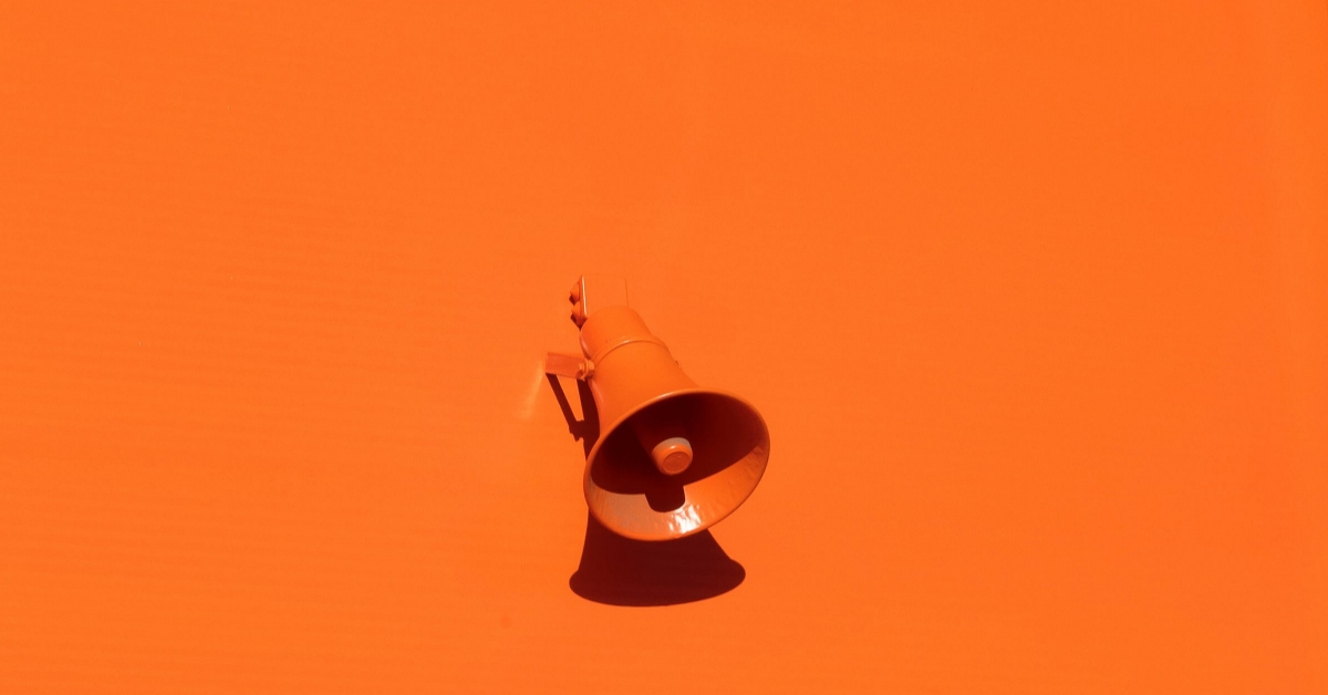 Narcyzm konwersacyjny; dlaczego lubimy mówić o sobie?