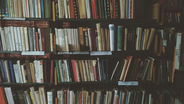 Tsundoku  (積ん読). Po co mieć książki, których się nie czyta?